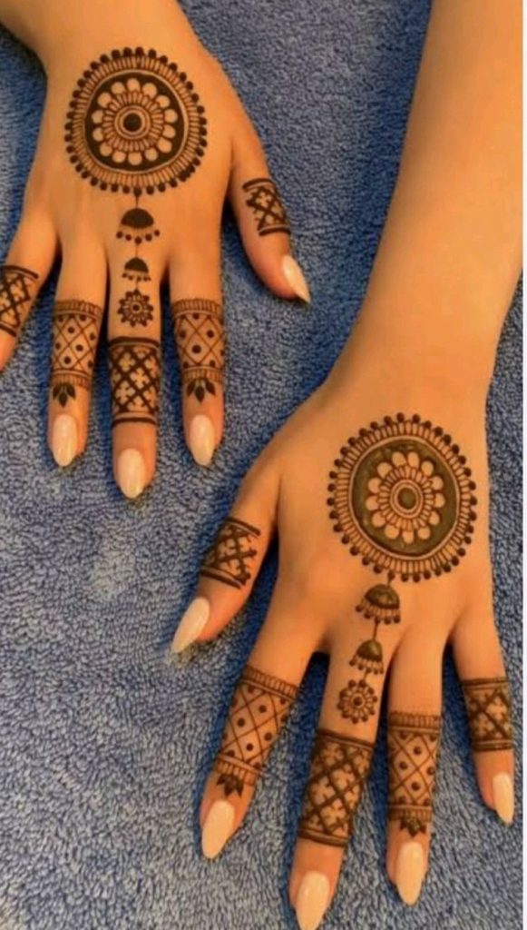 Simple karwa chauth mehandi design