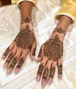 26 Simple and Easy Back Hand Mehndi Designs - Basic of Beauty